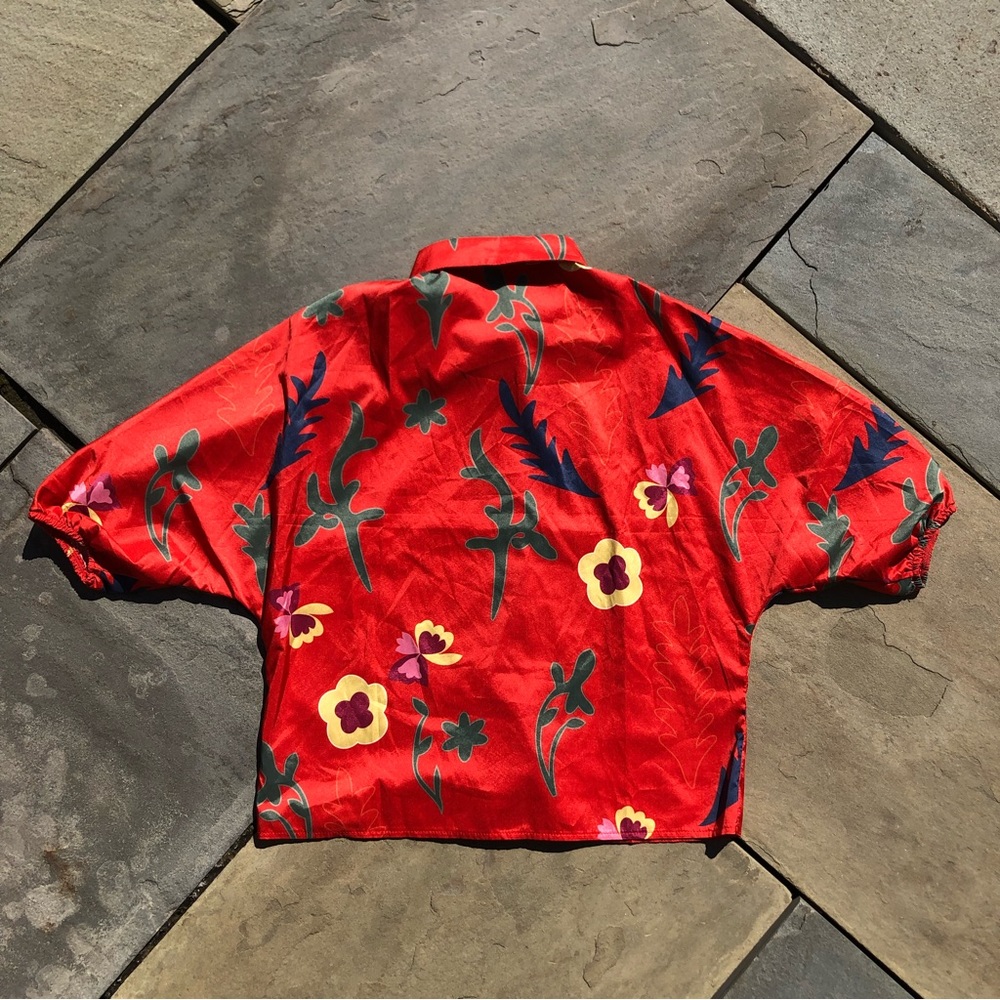 Red Flower And Leaf Pattern Button Down Blouse - image 2